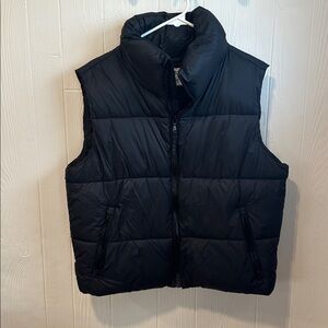 Old Navy Black Puffer Vest